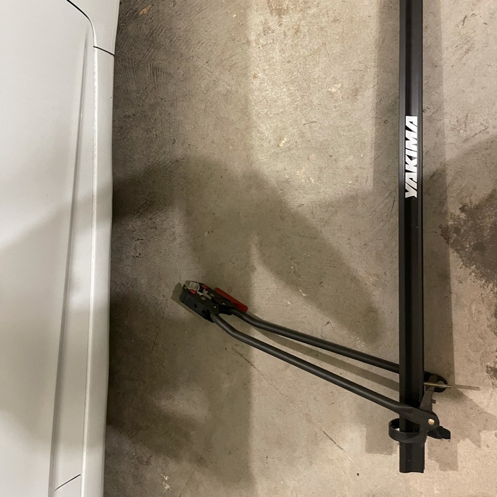 Upright bike carrier with lock